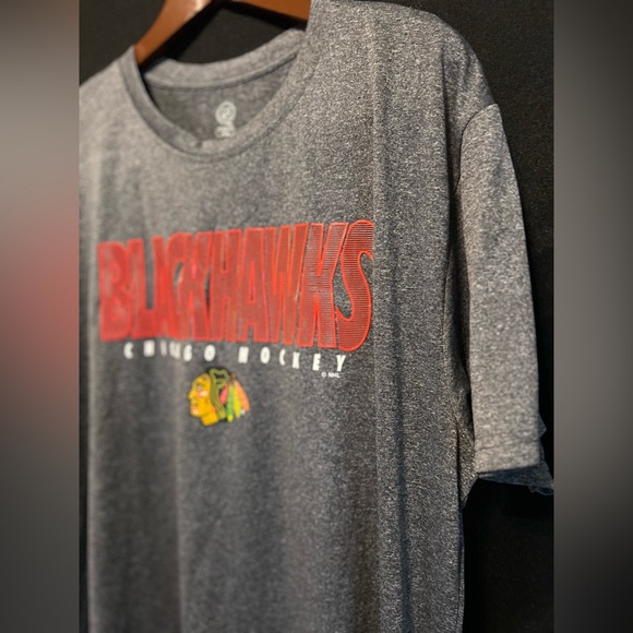 Chicago Blackhawks Officially Licensed NHL Gray Short Sleeve XL Textured Logo - Picture 7 of 15